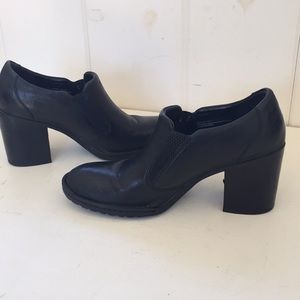 Born black leather bootie size 8